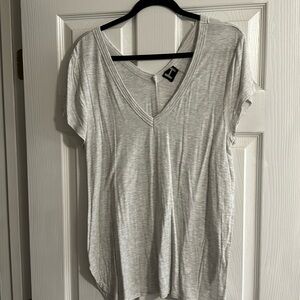Women’s v neck tshirt XL